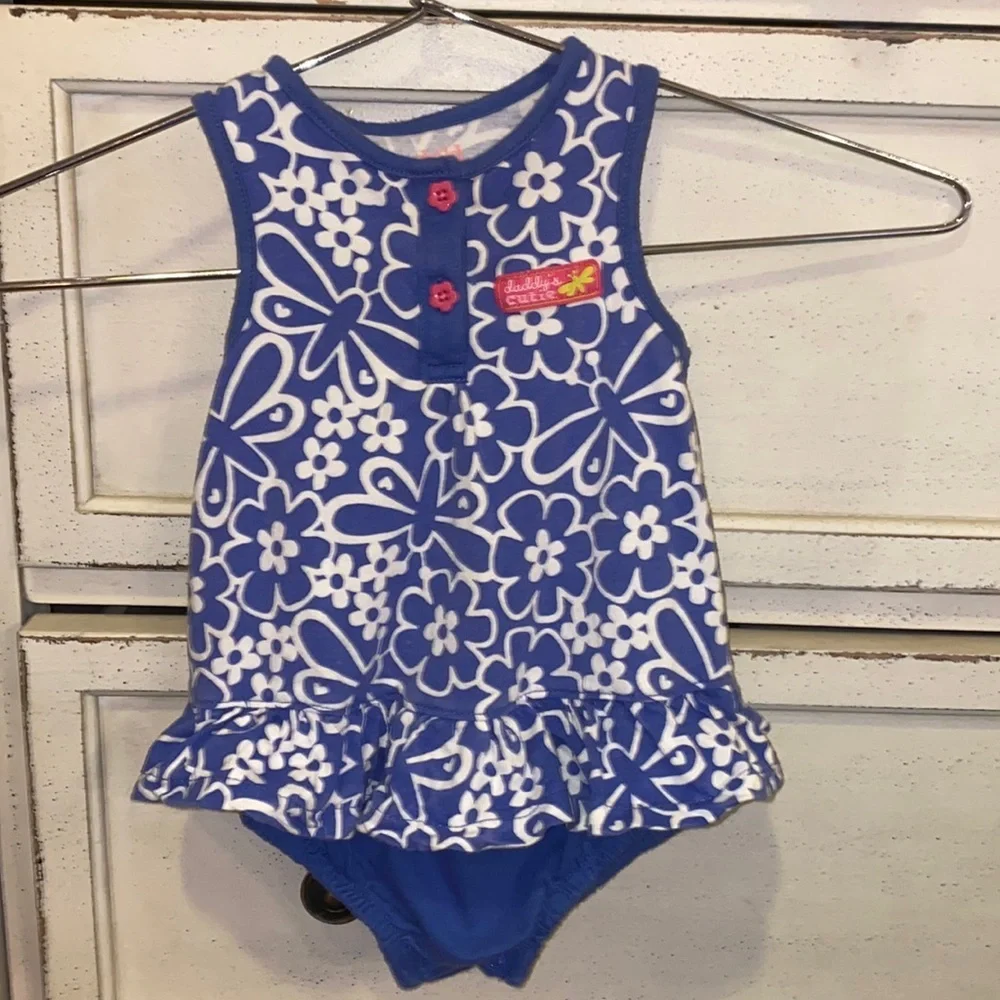 Carter’s blue & white floral onesie skirt baby outfit 6-9 months daddy’s cutie​​